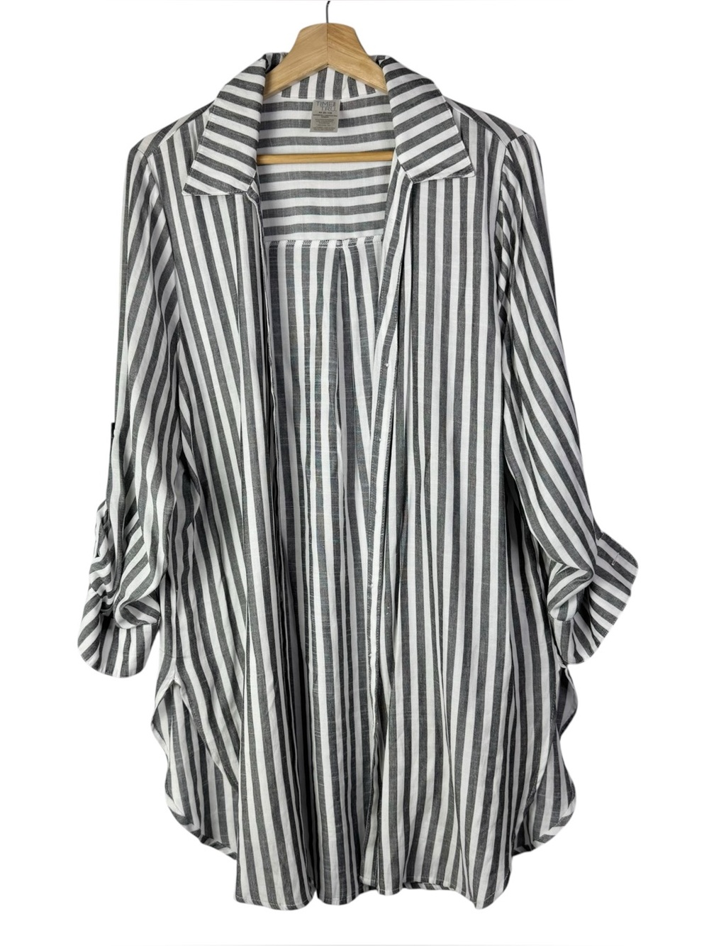 Time and Tru Gray & White Vertical Stripe Long Sleeve Button Down M